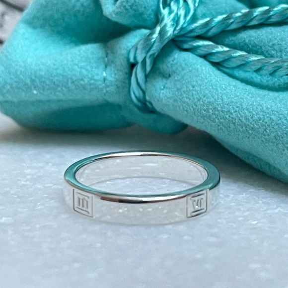 Tiffany & Co. Atlas Band Ring in Sterling Silver size 5 NEW $399 - Picture 5 of 17
